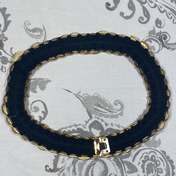 Vintage Stretch‎ round coin look gold tone belt - Picture 2 of 8